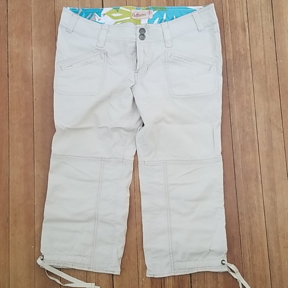 Hollister Pants - Hollister tan capris